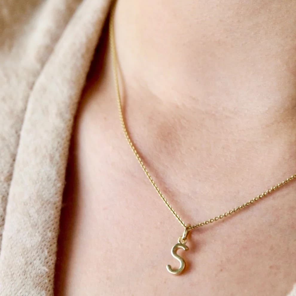 Initial M – Bild 5