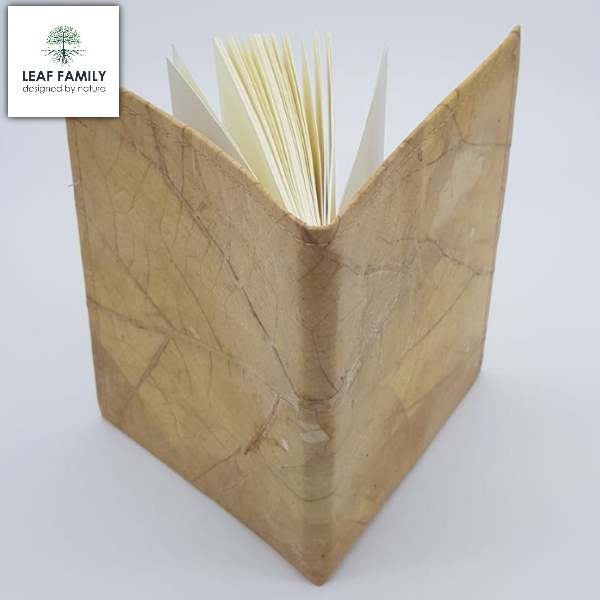 LEAF FAMILY – Vegan- nachhaltiges Notiz- und Tagebuch A5 – Hülle aus Teakblatt Farbe : Beige