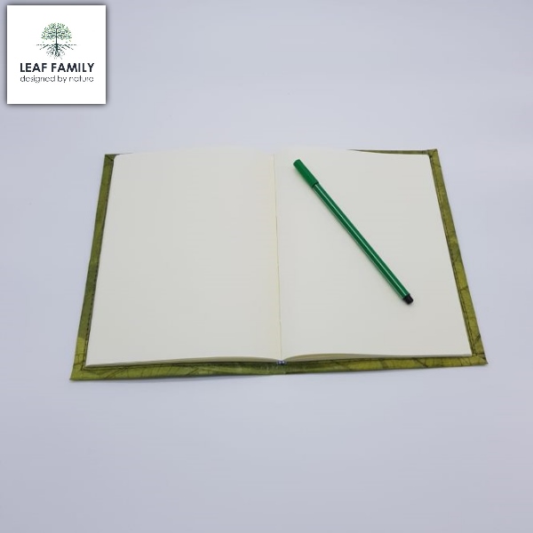 LEAF FAMILY – Vegan- nachhaltiges Notiz- und Tagebuch A5 – Hülle aus Teakblatt Farbe : Beige – Bild 3