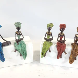 Moogoo Creative Africa – Bronze-Skulptur “Petite femme assise” by Hamed Nikiema | Unikate Turquoise