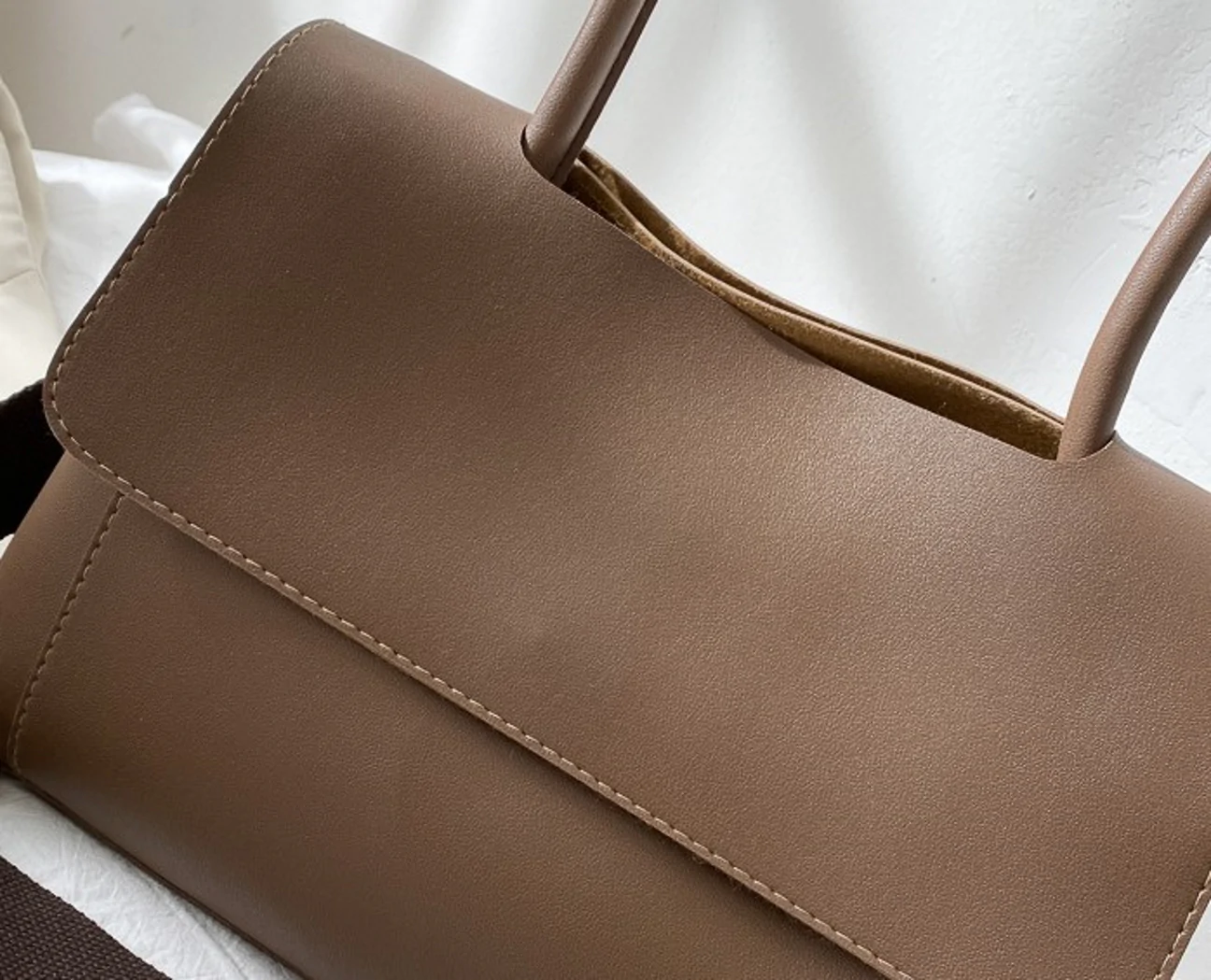 AnBeck ‘The Vintage’ mittelgroße Umhängetasche (Braun) – Bild 2