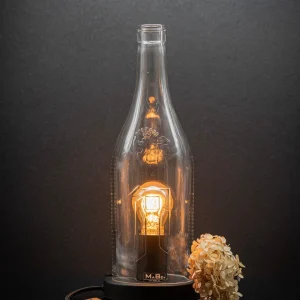 MaBe® Glasfaktur | Asbach Big Bottle – TischLampe & Windlicht in einem transparent Leuchtmittel: LED Spiral Filament Höhe:35 cm